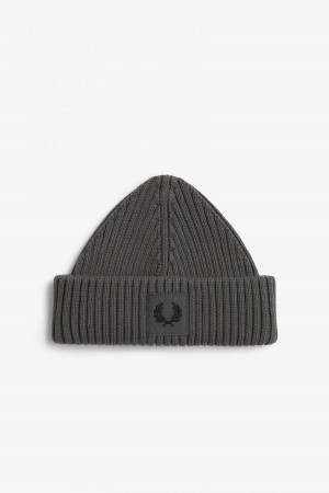 Field Green / Black Fred Perry Branded Patch Ribbed Accessories Beanie | QSGWA76670