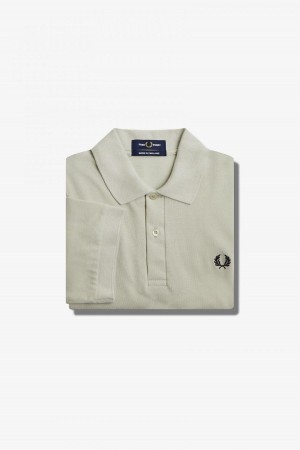 Light Oyster / Navy Fred Perry M3 Men's Fred Perry Shirt | XSGGW92854