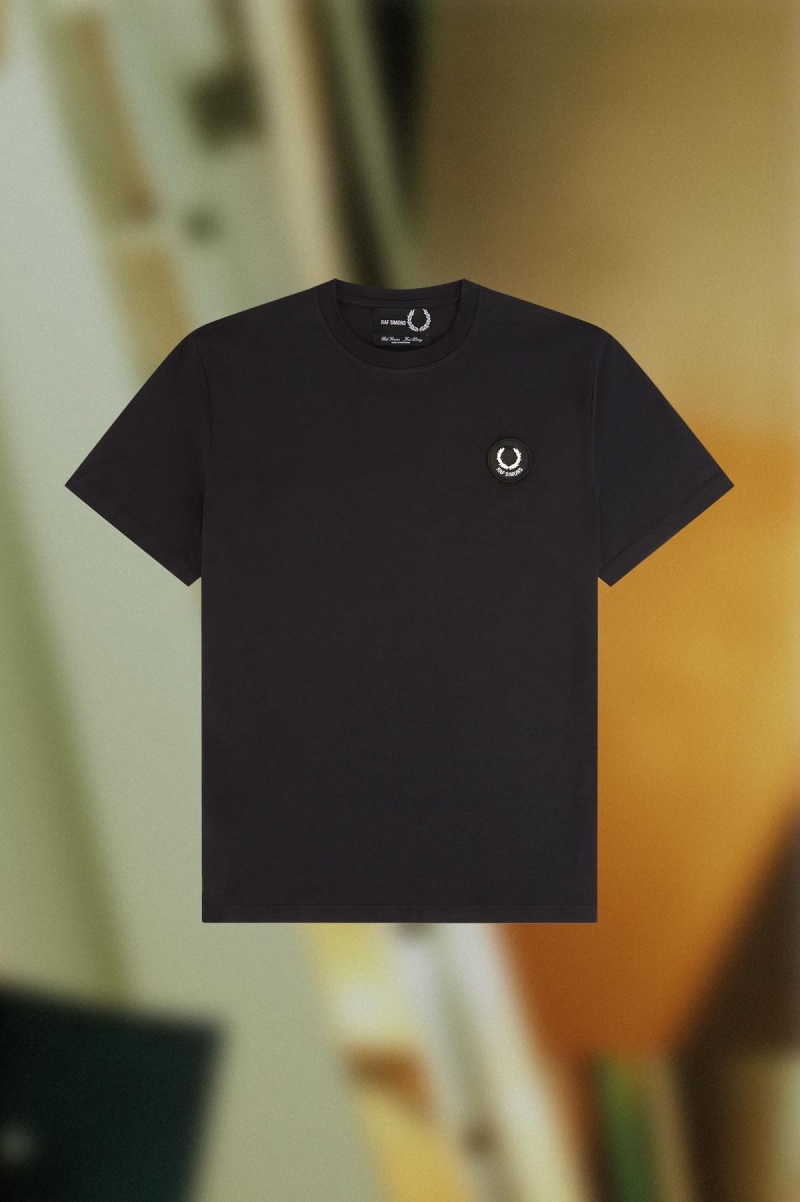 Black Fred Perry Laurel Wreath Detail Men\'s T Shirts | SGDYB74076