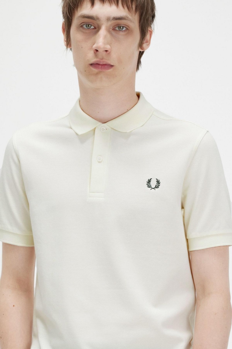 Ecru / Night Green Fred Perry M6000 Men's Polo Shirts | SGXMI10441