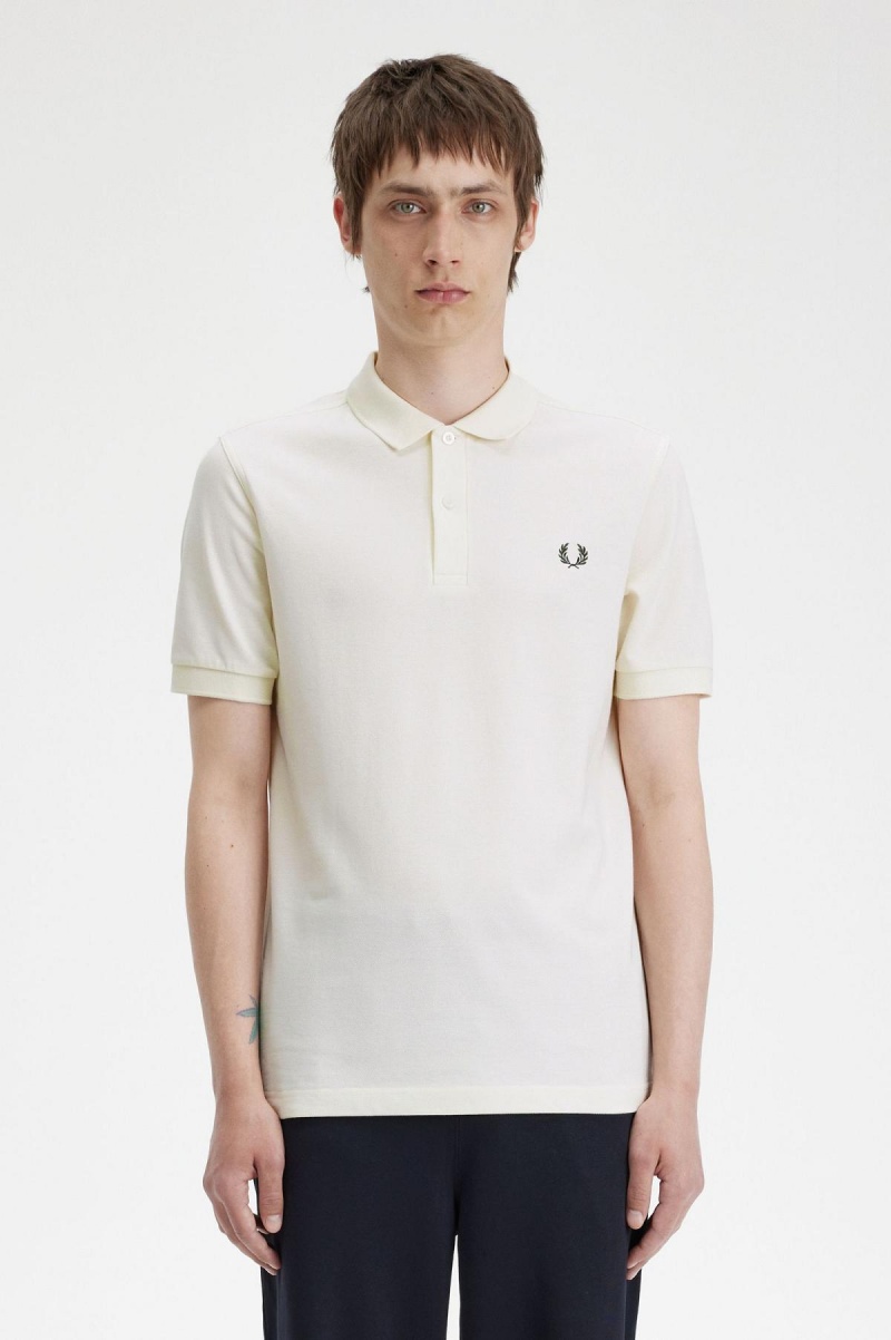 Ecru / Night Green Fred Perry M6000 Men\'s Polo Shirts | SGXMI10441